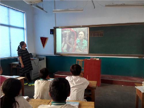 �³����ü�Сѧ��벢�ٶ�ѧ�����з���ˮ����