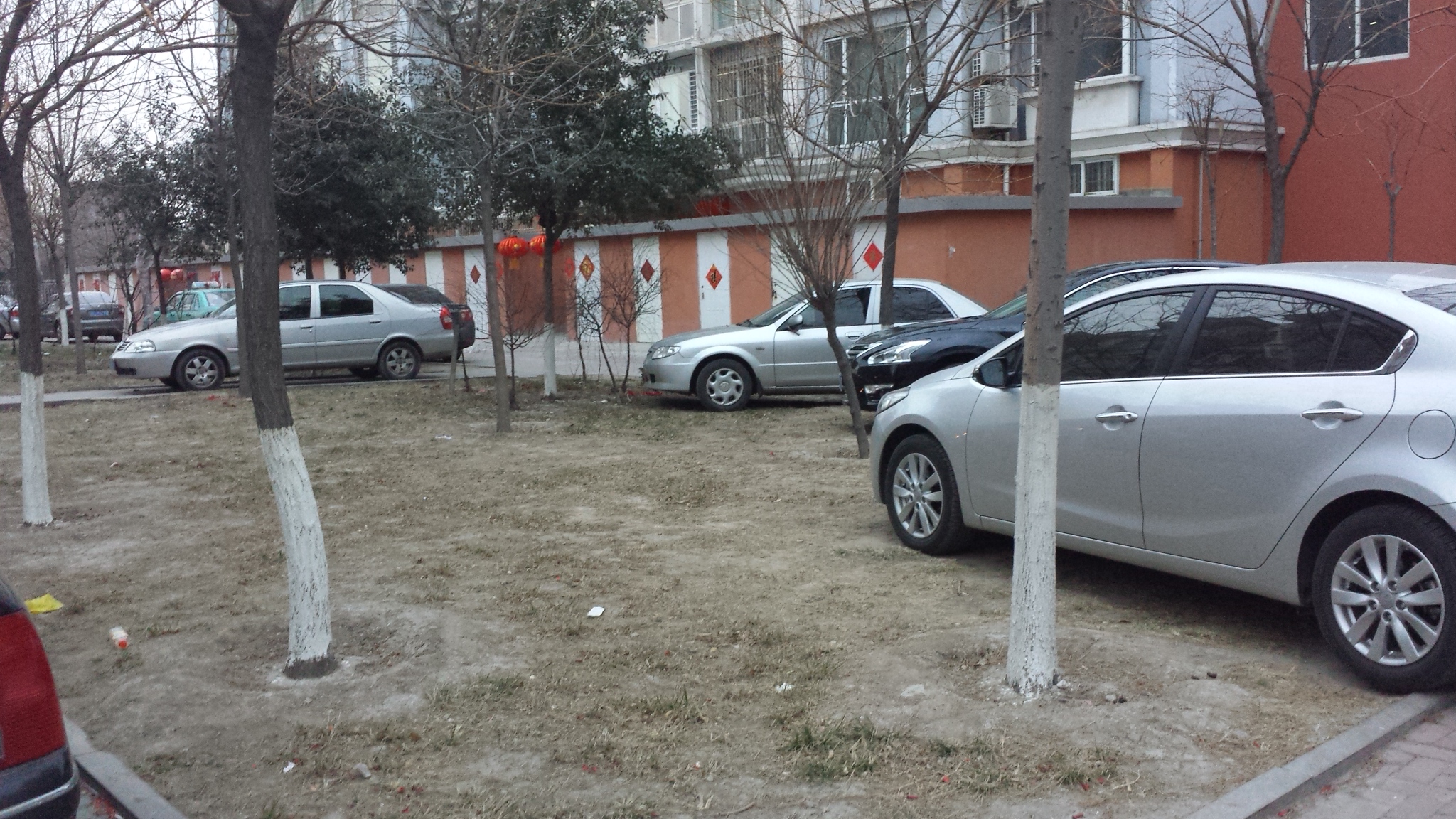 С���ﳵ���ͣ���£���ʥ����ĳ��������̻����ˣ�������磬�ùܰ���