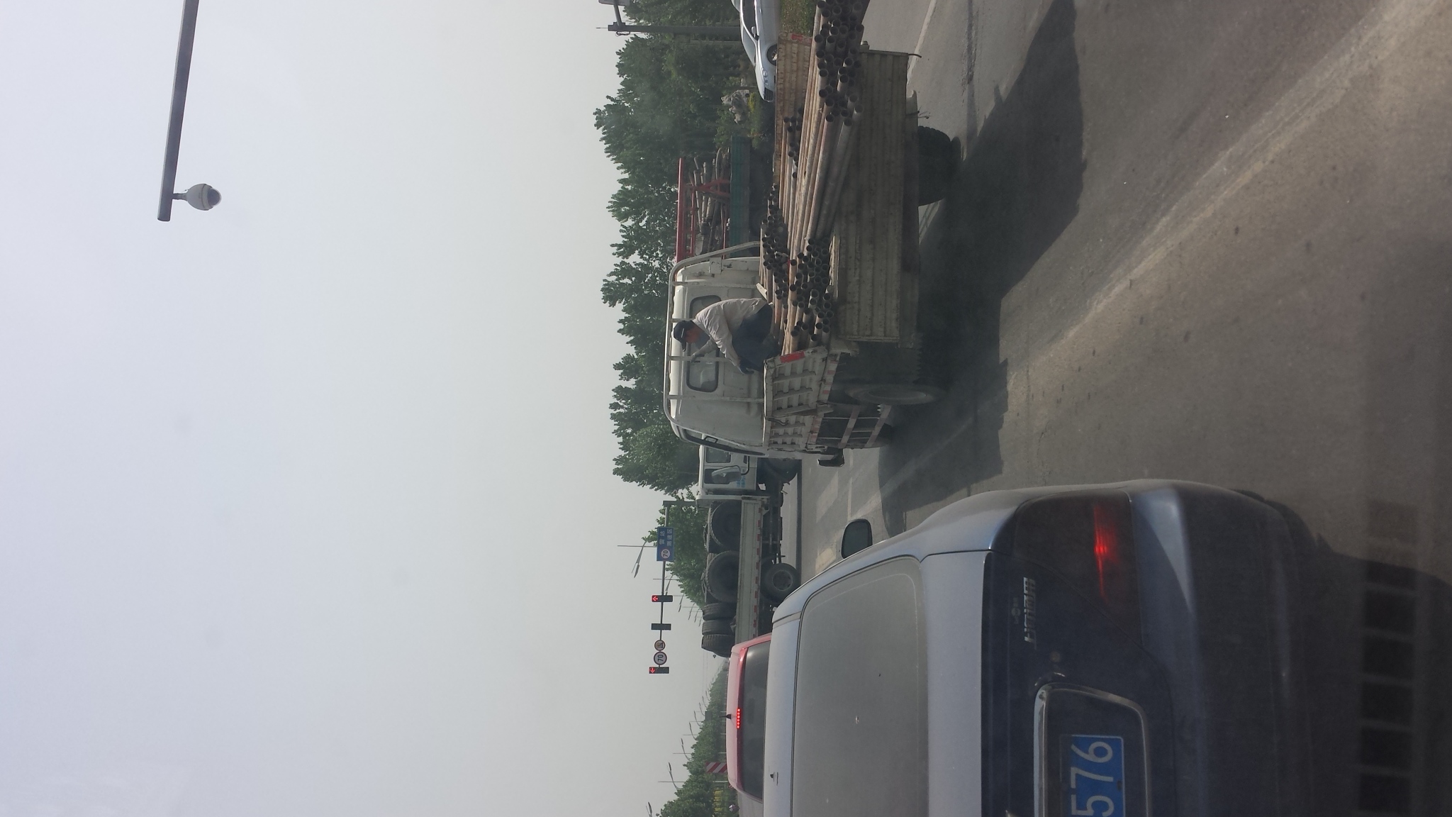 5��21�գ��ű�·��Υ���г���Σ�ա�