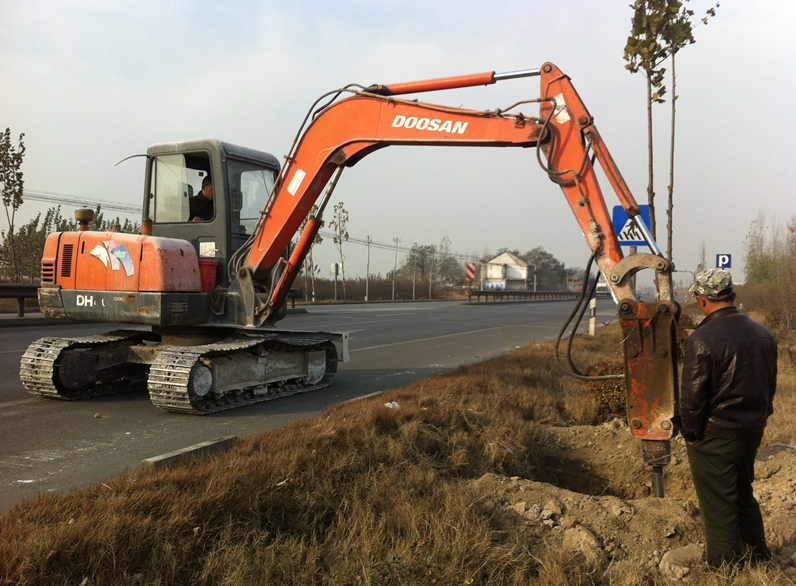 ��̨��·����ץס��������ʱ�����������������֯�̻�ʩ����λ��G205����·�����෨ͩ�����˲�ֲ��