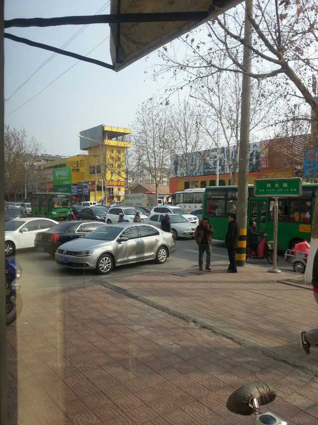 ��Խ��Խ�����ű�·�³��ˣ������ر𲻱㡣