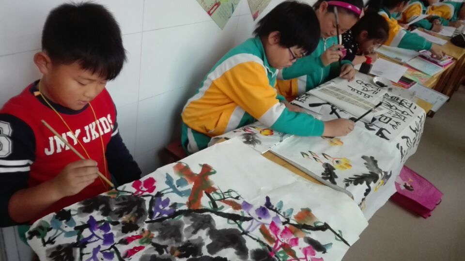 ��̨��ʵ��Сѧ���С���֮�䡱�ֳ��黭����