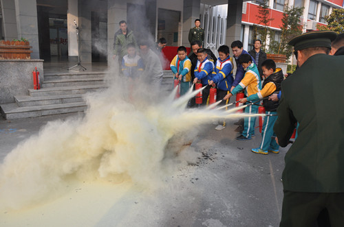 ���գ���̨��ʵ��Сѧ������������ӹٱ��߽�У԰����չ��������ȫ����ϵ�л��2