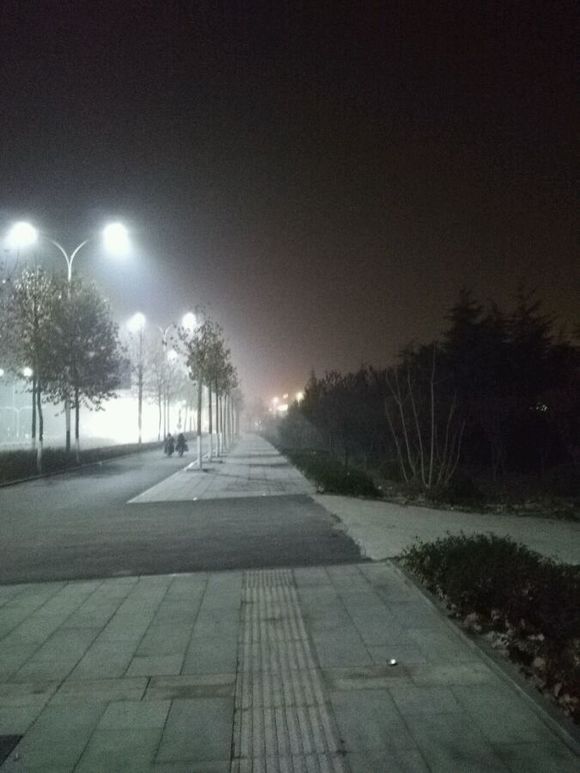 11��29������ҹĻ�µĻ�̨�����ֵ�