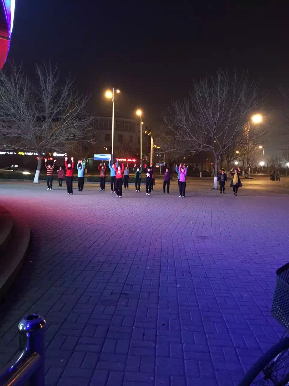 �������ߣ��㳡�����֣�