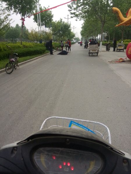 4��27�գ��Լ�С�����ŷ���������